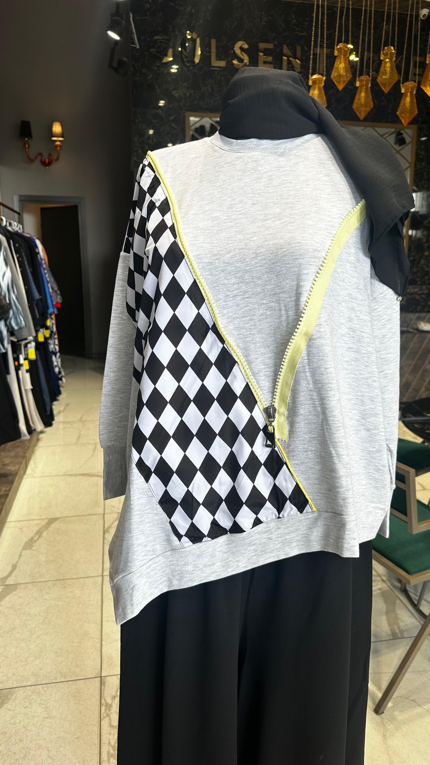 Dama Tunik