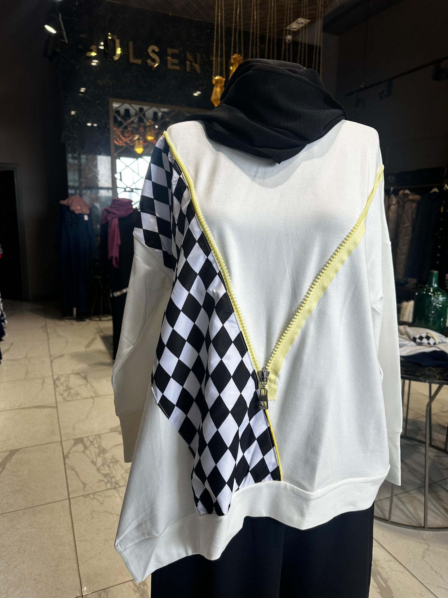 Dama Tunik