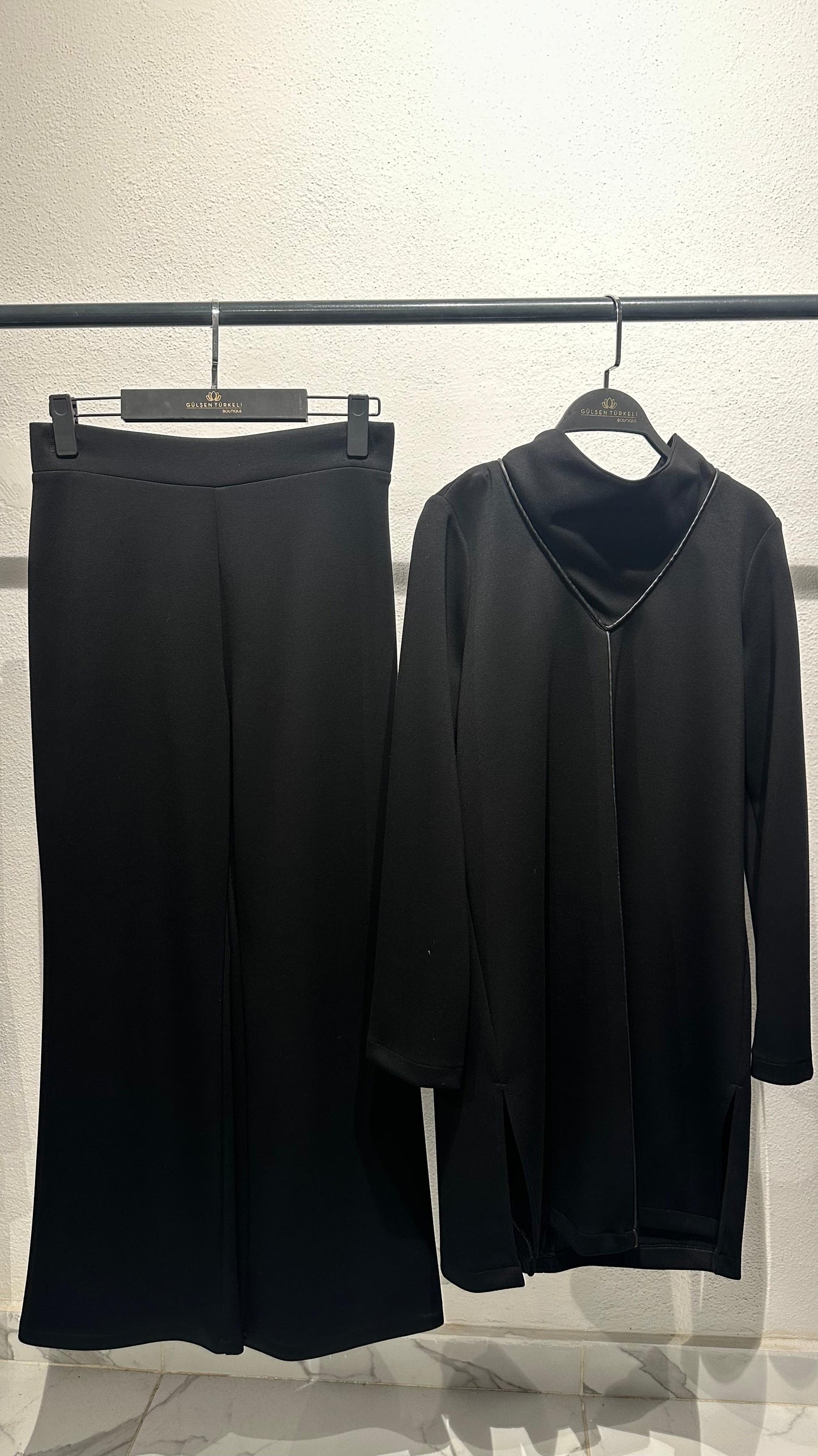 Üç İplik Dokuma Yaka Detay Garnili Pantolon Takım