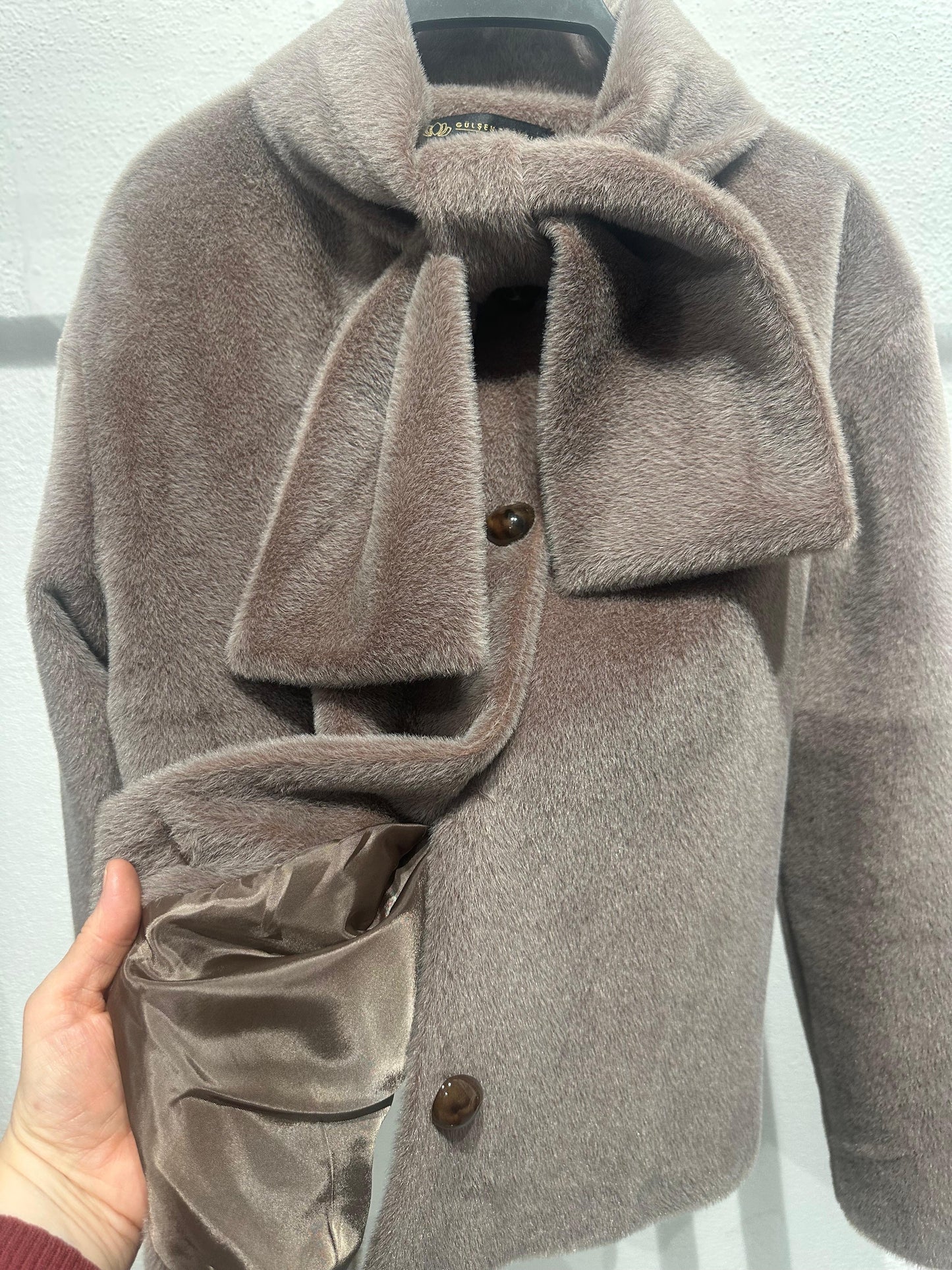 Tay Tüyü Önden Bağlama Kaban