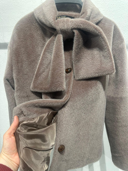 Tay Tüyü Önden Bağlama Kaban