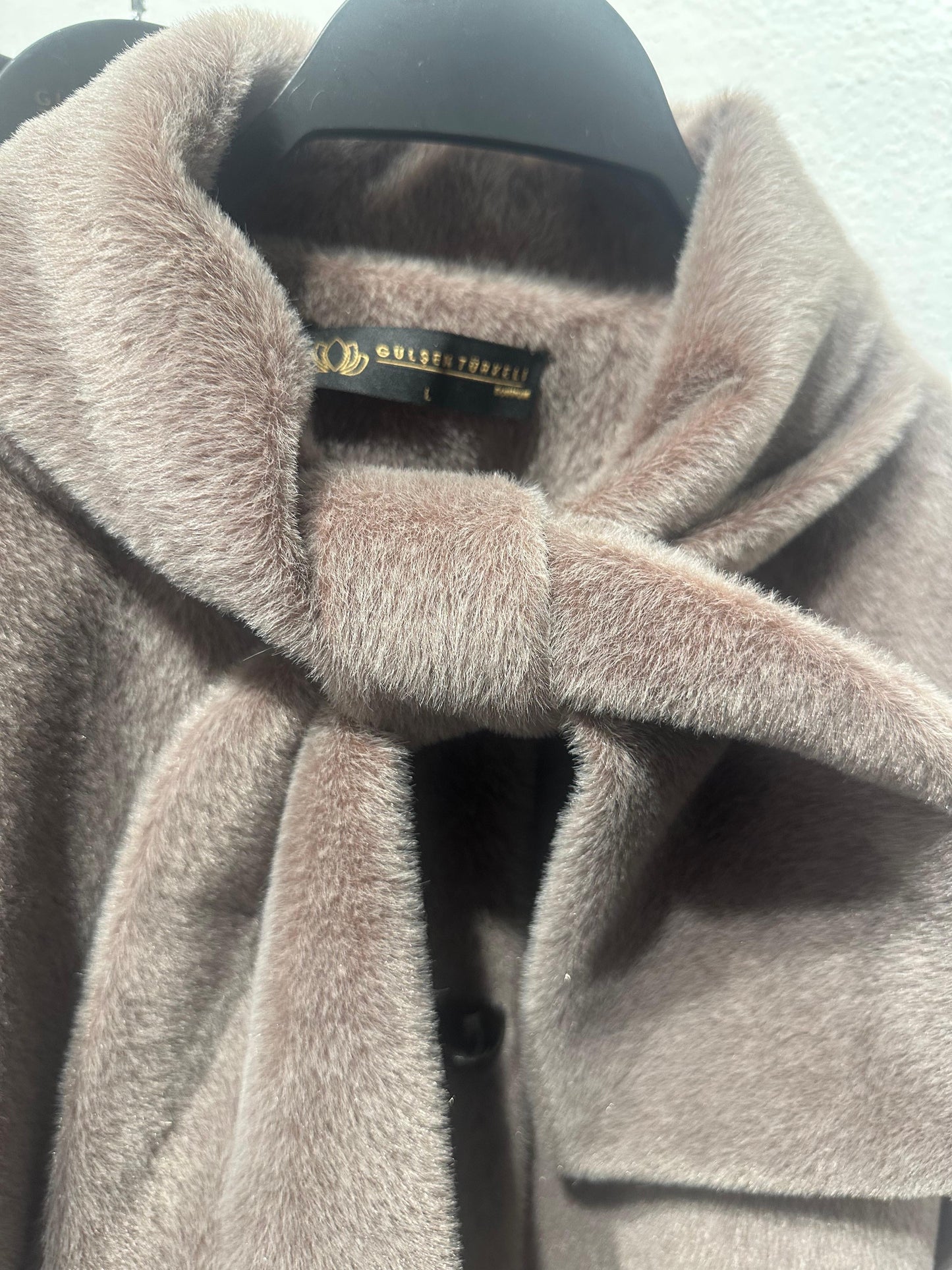 Tay Tüyü Önden Bağlama Kaban