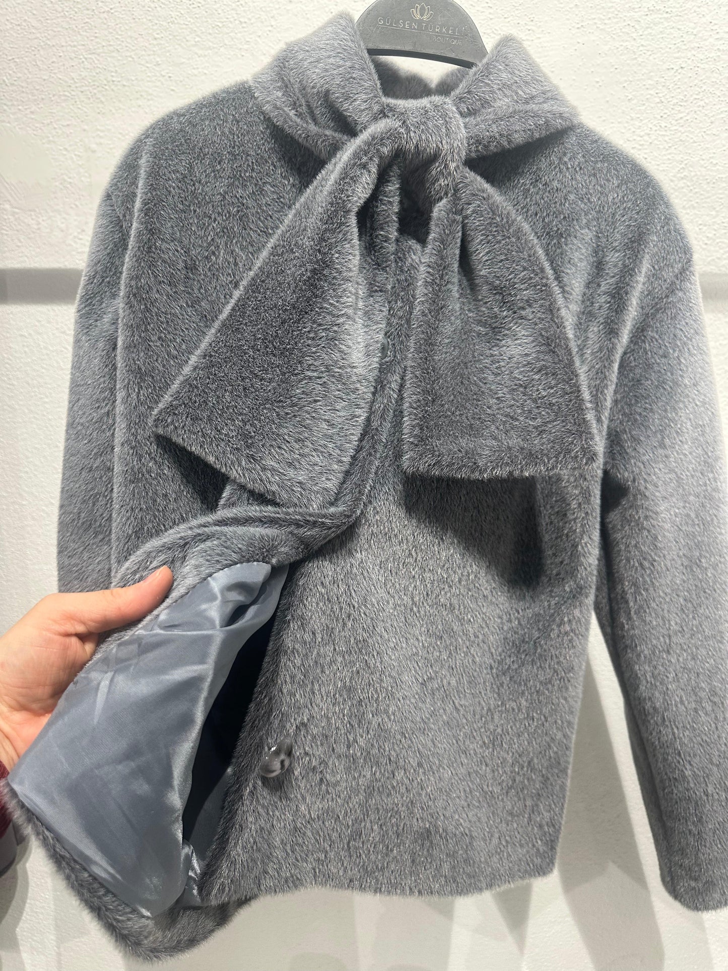 Tay Tüyü Önden Bağlama Kaban