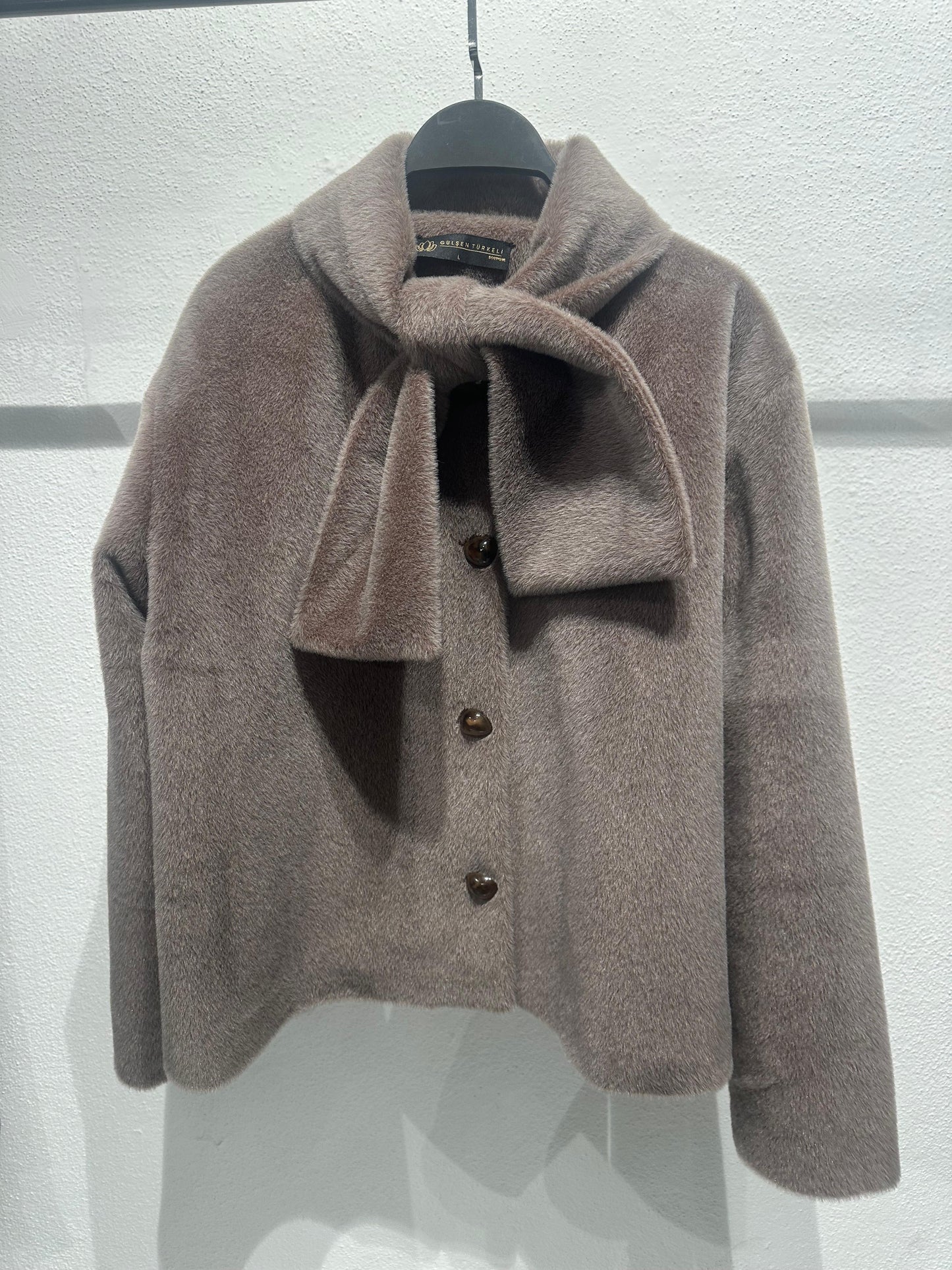 Tay Tüyü Önden Bağlama Kaban