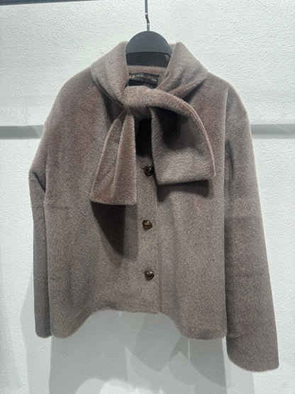 Tay Tüyü Önden Bağlama Kaban