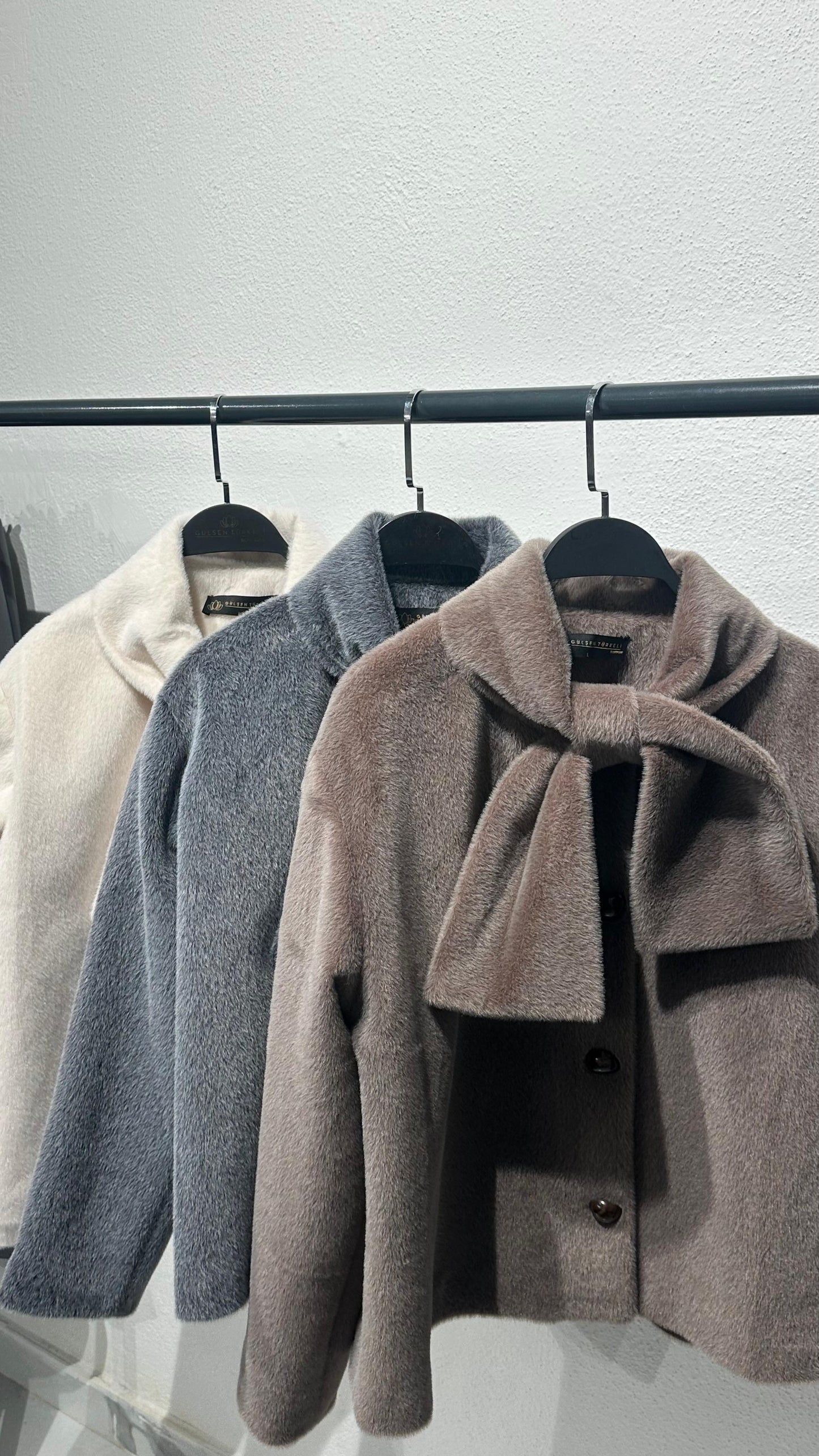 Tay Tüyü Önden Bağlama Kaban