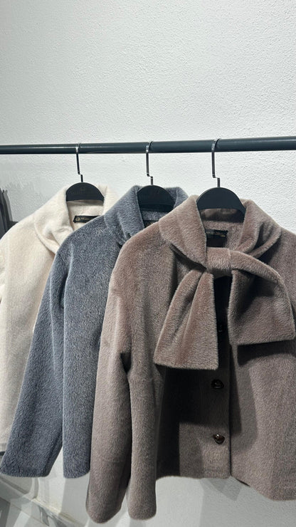 Tay Tüyü Önden Bağlama Kaban