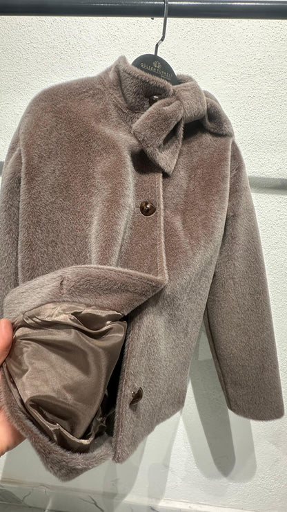 Tay Tüyü Yandan Fiyonk Detay Astarlı Kaban