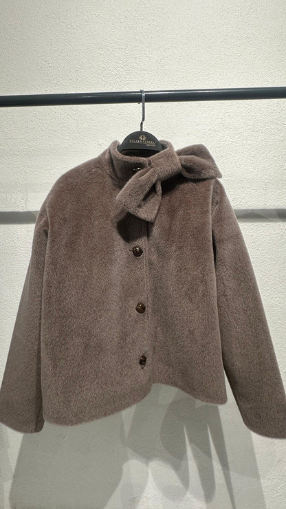 Tay Tüyü Yandan Fiyonk Detay Astarlı Kaban