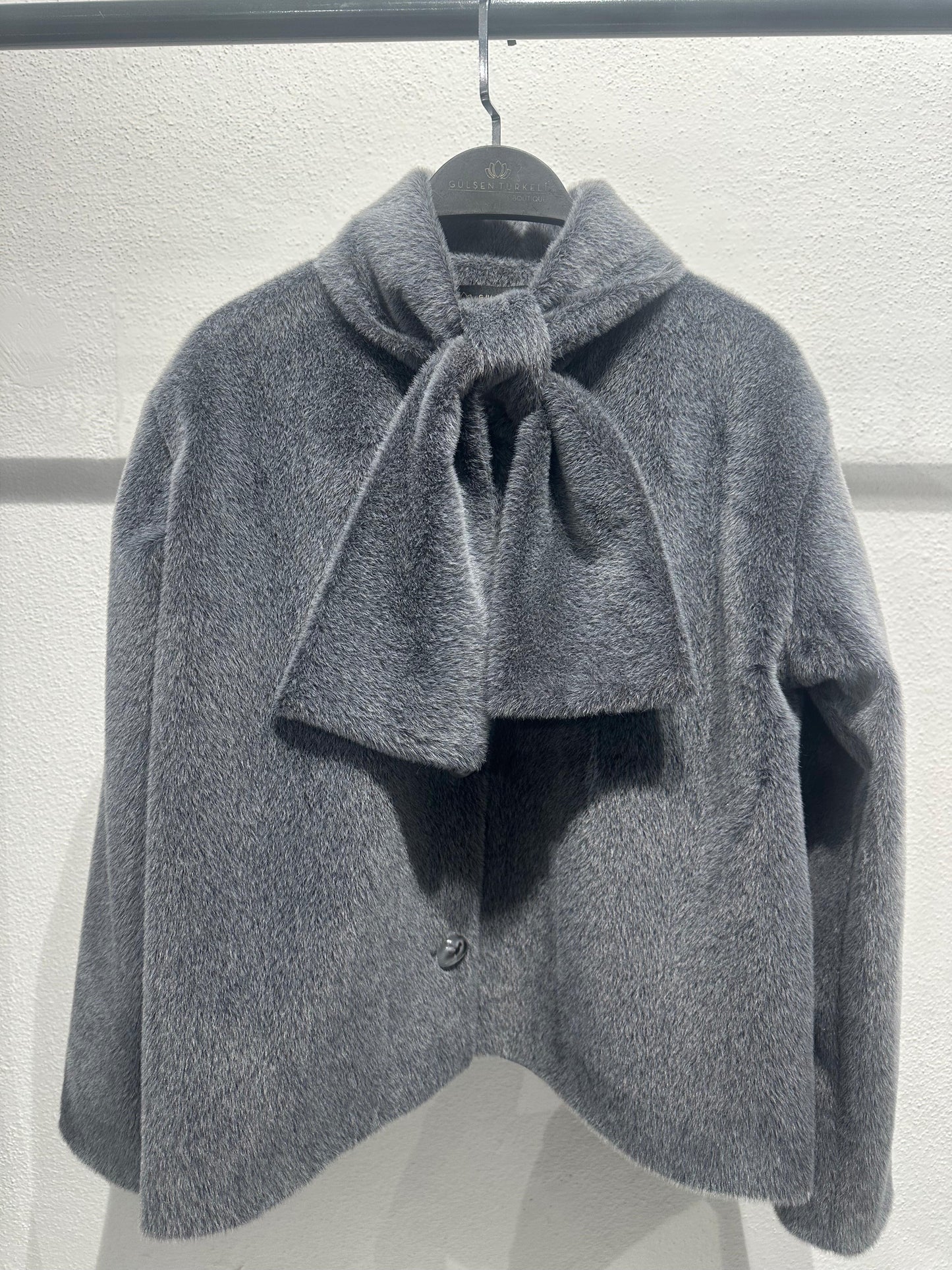 Tay Tüyü Önden Bağlama Kaban