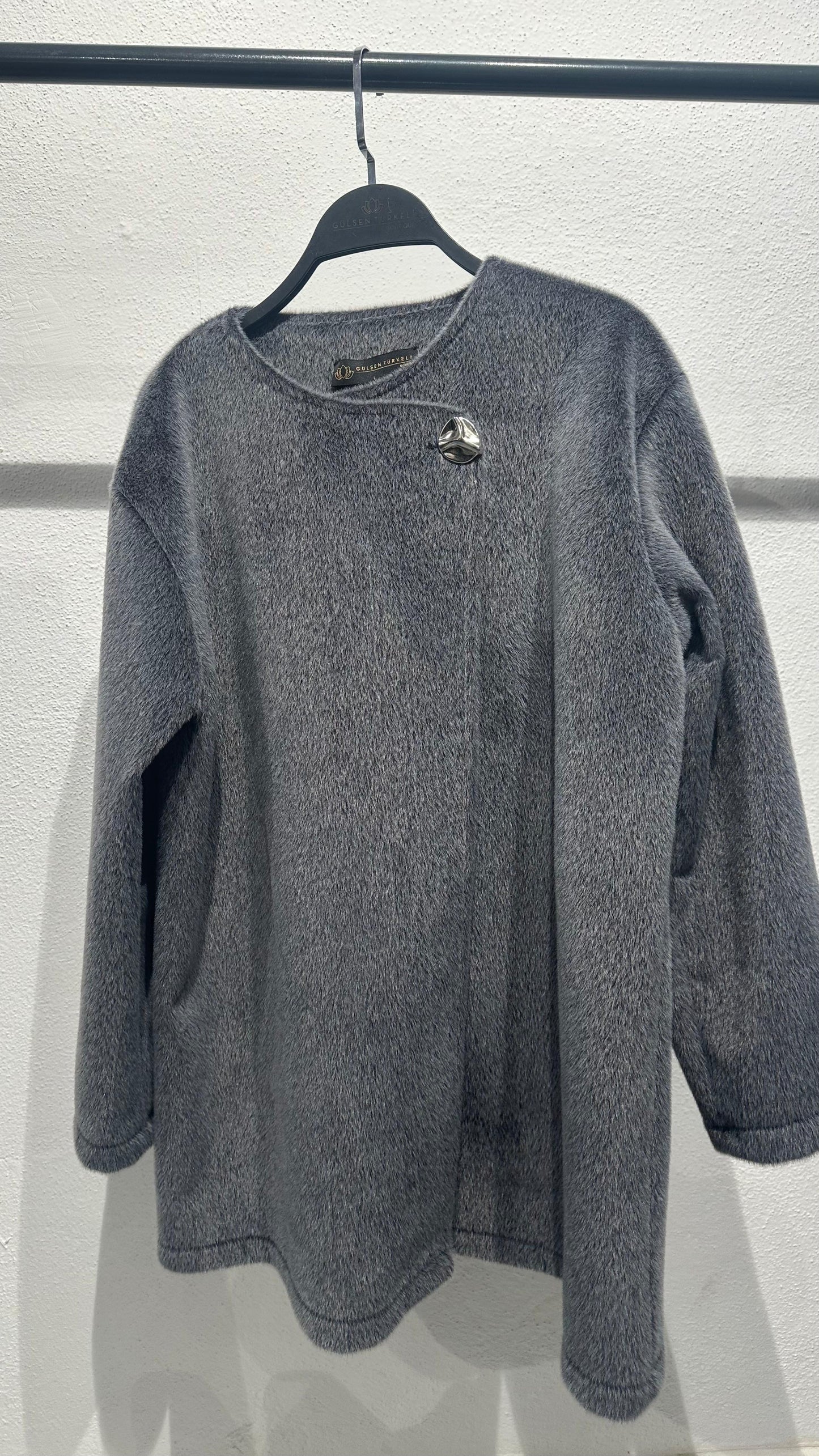 Tay Tüyü Yandan Kapama Astarlı Kaban