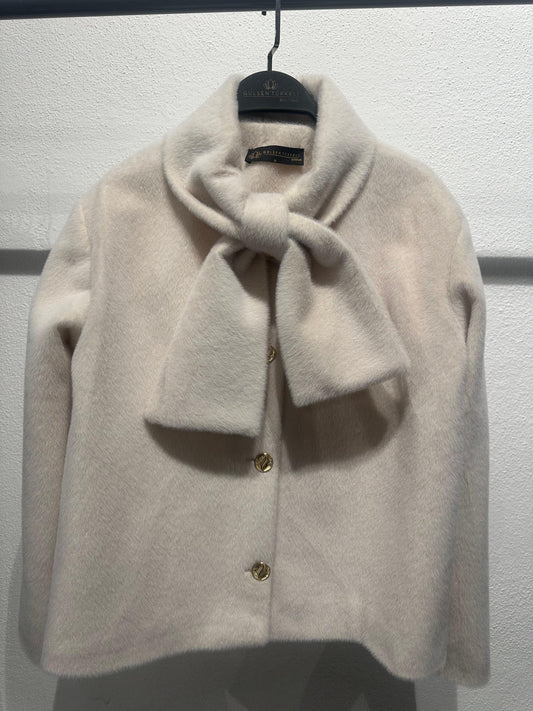 Tay Tüyü Önden Bağlama Kaban