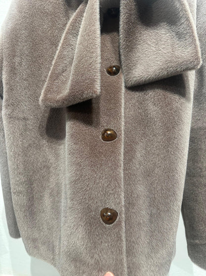 Tay Tüyü Önden Bağlama Kaban